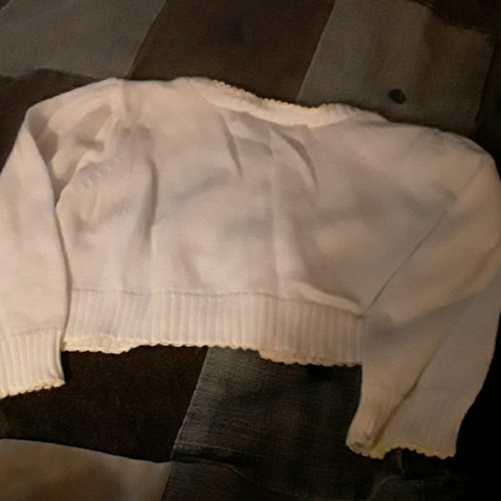 0--3 months.  FADED GLORY   WHITE SWEATER - Picture 4 of 4